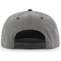 gra-meleret-snapback-kasket-med-flad-skygge-fra-new-york-yankees-mlb-captain-fra-47-brand