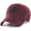 47-brand-mlb-clean-up-new-york-yankees-kasket-med-buet-skygge-i-bordeaux-med-sort-logo