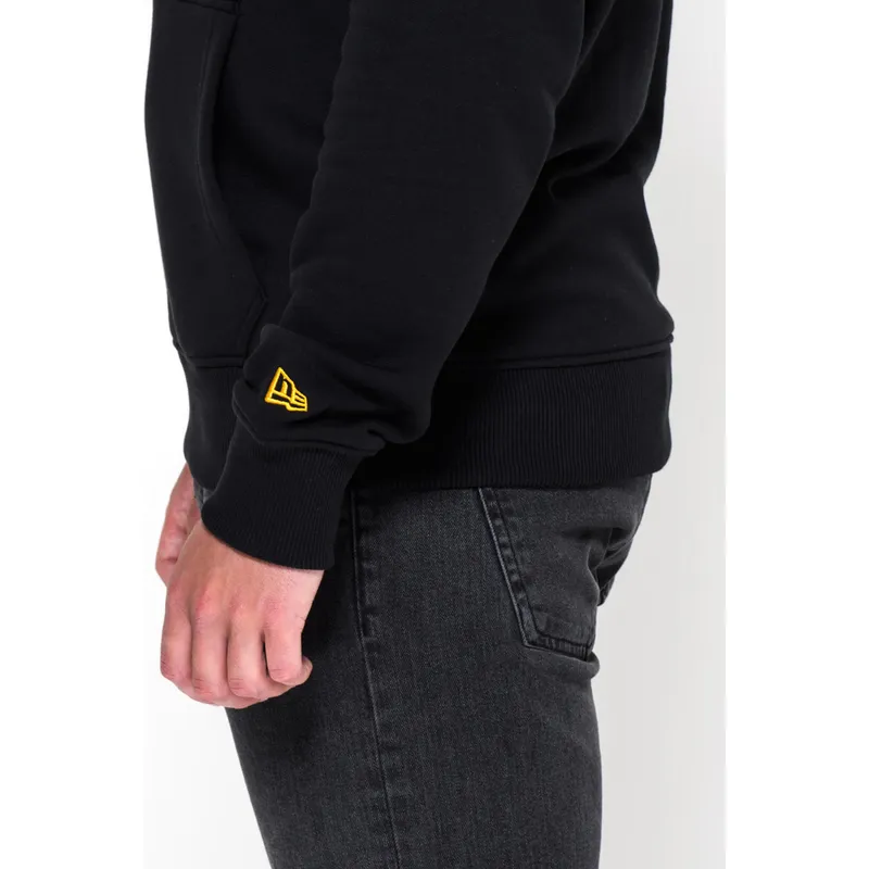 sweatshirt-med-haette-sort-pullover-hoodie-fra-pittsburgh-steelers-nfl-af-new-era sweatshirt-med-haette-sort-pullover-hoodie-fra-pittsburgh-steelers-nfl-af-new-era