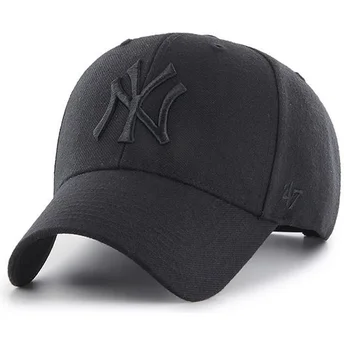 Sort snapback-kasket med buet skygge og sort New York Yankees MLB MVP-logo fra 47 Brand