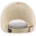 buet-beige-kasket-med-beige-logo-af-new-york-yankees-mlb-clean-up-fra-47-brand