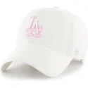 hvid-buet-kasket-med-lyserodt-los-angeles-dodgers-logo-mlb-clean-up-fra-47-brand