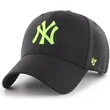 sort-kurvet-snapback-kasket-med-gront-new-york-yankees-logo-mlb-mvp-fra-47-brand