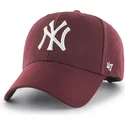bordeaux-buet-kasket-med-hvidt-logo-snapback-fra-new-york-yankees-mlb-mvp-fra-47-brand