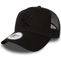 sort-trucker-kasket-med-sort-logo-clean-a-frame-fra-new-york-yankees-mlb-fra-new-era