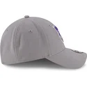 gra-justerbar-9forty-the-league-kasket-med-buet-skygge-af-sacramento-kings-nba-fra-new-era