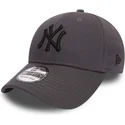 new-era-new-york-yankees-mlb-39thirty-league-essential-stenfarvet-buet-kasket-med-sort-logo