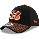 cincinnati-bengals-nfl-new-era-39thirty-sideline-sort-og-orange-buet-justerbar-kasket