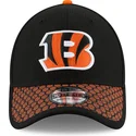 cincinnati-bengals-nfl-new-era-39thirty-sideline-sort-og-orange-buet-justerbar-kasket
