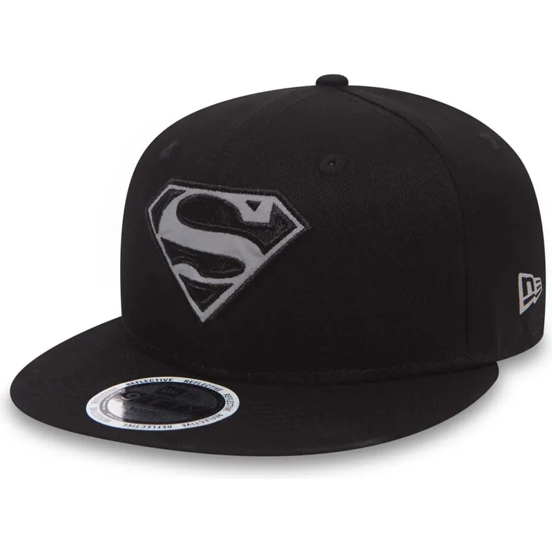 kasketter-flad-sort-snapback-til-barn-9fifty-reflect-fra-superman-warner-bros-af-new-era