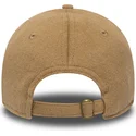justerbar-brun-buet-kasket-9forty-camel-hair-fra-new-era