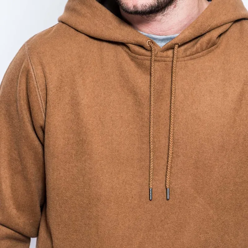 sweatshirt-med-haette-brun-fra-sudadera-con-capucha-marron-pullover-hoody-premium-classics-af-new-era sweatshirt-med-haette-brun-fra-sudadera-con-capucha-marron-pullover-hoody-premium-classics-af-new-era