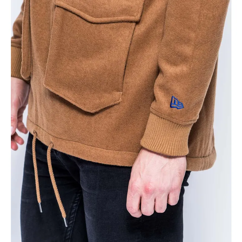 sweatshirt-med-haette-brun-fra-sudadera-con-capucha-marron-pullover-hoody-premium-classics-af-new-era sweatshirt-med-haette-brun-fra-sudadera-con-capucha-marron-pullover-hoody-premium-classics-af-new-era
