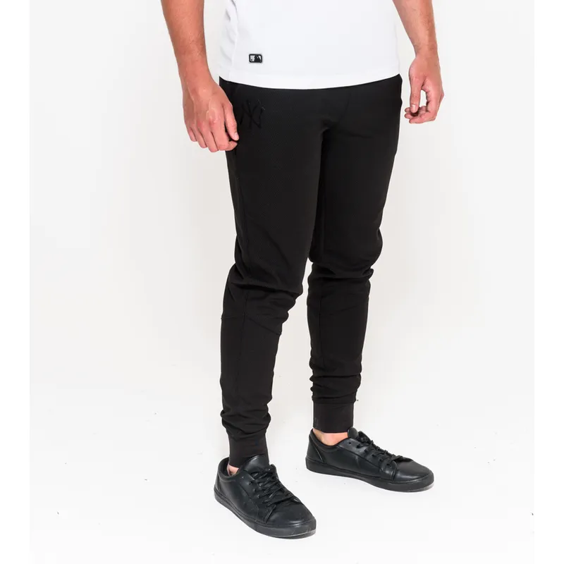 bukser-lange-bukser-sort-jogger-stealth-fra-new-york-yankees-mlb-af-new-era