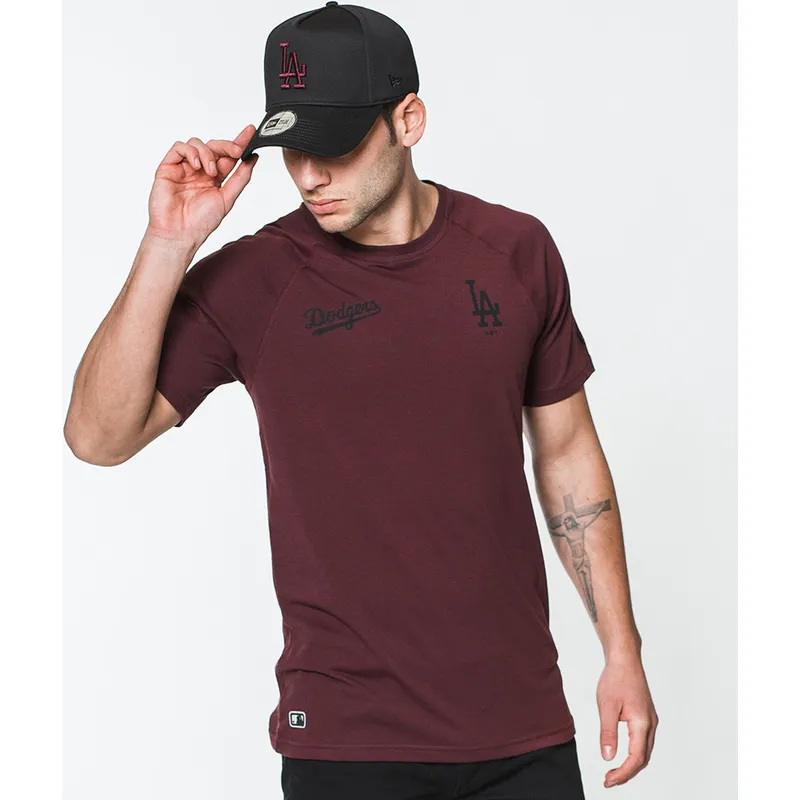 t-shirt-kort-aerme-rod-granate-tech-series-fra-los-angeles-dodgers-mlb-af-new-era