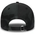 justerbar-sort-camouflagekurvet-kasket-med-sort-logo-9twenty-essential-packable-af-new-york-yankees-mlb-fra-new-era