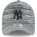 new-era-new-york-yankees-mlb-9forty-engineered-fit-justerbar-gra-buet-kasket-med-sort-logo