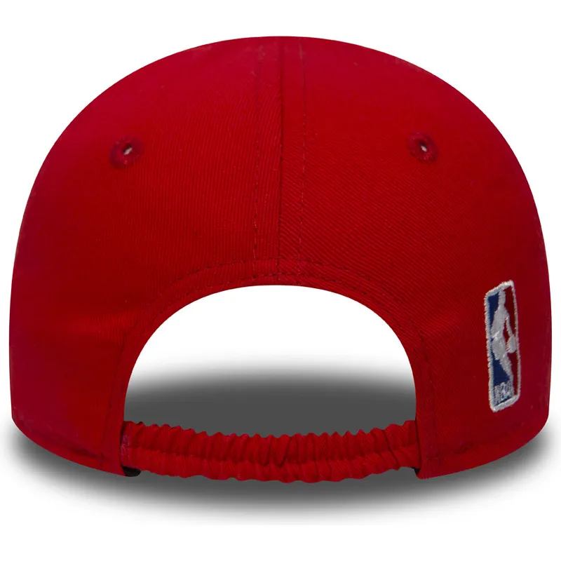 kasketter-buet-rod-justerbar-rem-til-barn-9forty-essential-fra-chicago-bulls-nba-af-new-era kasketter-buet-rod-justerbar-rem-til-barn-9forty-essential-fra-chicago-bulls-nba-af-new-era
