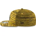 gul-snapback-kasket-med-flad-skygge-og-sort-logo-9fifty-engineered-fit-fra-los-angeles-dodgers-mlb-fra-new-era