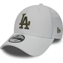 hvid-justerbar-kurvet-kasket-med-gront-logo-9forty-diamond-era-fra-los-angeles-dodgers-mlb-fra-new-era