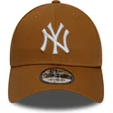 new-era-new-york-yankees-mlb-9forty-league-essential-justerbar-brun-hvedefarvet-buet-skygge-kasket