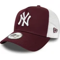 new-york-yankees-mlb-essential-a-frame-bordeaux-og-hvid-trucker-cap-fra-new-era
