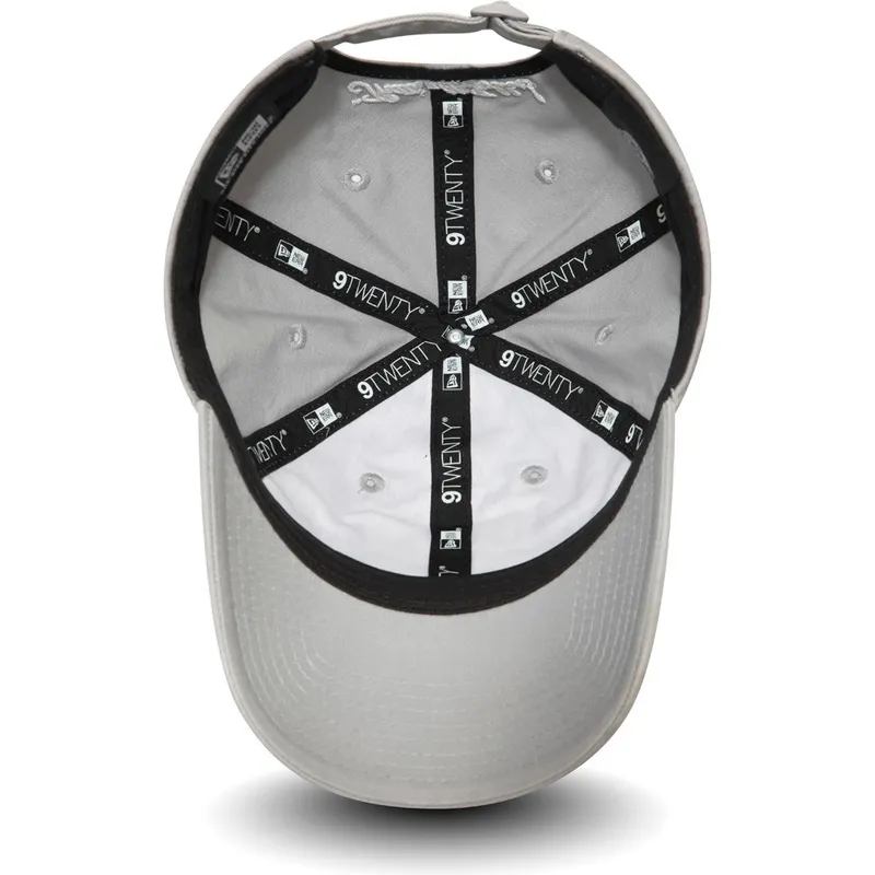 gra-justerbar-9twenty-kasket-med-buet-skygge-karakteren-bugs-bunny-looney-tunes-fra-new-era