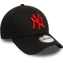 sort-justerbar-curved-kasket-med-rodt-logo-9forty-league-essential-fra-new-york-yankees-mlb-fra-new-era