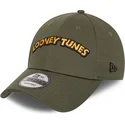 gron-justerbar-9forty-looney-tunes-kasket-med-buet-skygge-fra-new-era