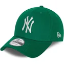 kasketter-buet-gron-justerbar-rem-9forty-league-essential-fra-new-york-yankees-mlb-af-new-era