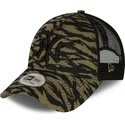 gron-trucker-kasket-med-sort-logo-9forty-tiger-print-fra-new-york-yankees-mlb-fra-new-era