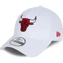 kasketter-buet-hvid-justerbar-rem-9forty-side-mark-fra-chicago-bulls-nba-af-new-era