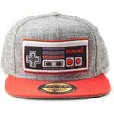 gra-og-rod-snapback-flad-kasket-nes-controller-nintendo-fra-difuzed
