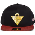 sort-og-rod-snapback-fladskygget-kasket-rompecabezas-del-milenio-yu-gi-oh-fra-difuzed