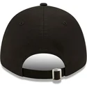 los-angeles-dodgers-mlb-new-era-9forty-league-essential-sort-justerbar-kasket-med-buet-skygge-og-lyserodt-logo