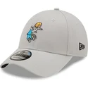 gra-justerbar-9forty-character-sports-kasket-med-buet-skygge-af-bugs-bunny-looney-tunes-fra-new-era