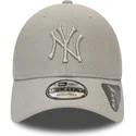 gra-justerbar-buet-kasket-med-grat-logo-9forty-diamond-era-af-new-york-yankees-mlb-fra-new-era