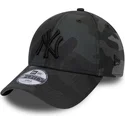 buet-kasket-sort-camouflage-justerbar-til-dreng-med-sort-logo-9forty-league-essential-fra-new-york-yankees-mlb-fra-new-era