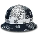 spande-marinebla-fra-bucket-azul-marino-paisley-explorer-af-new-era