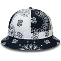 spande-marinebla-fra-bucket-azul-marino-paisley-explorer-af-new-era
