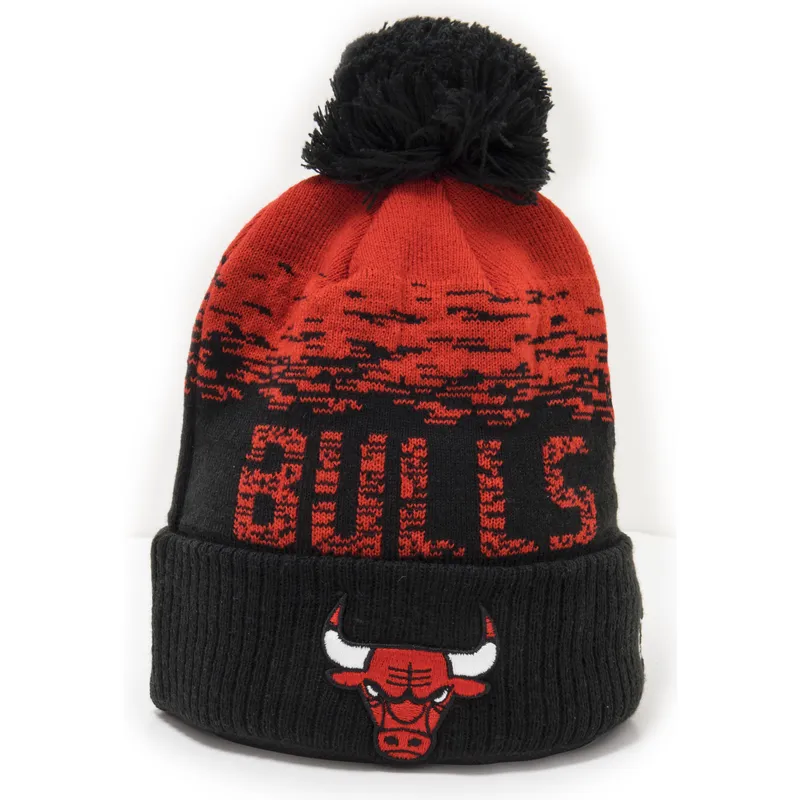 sort-og-rod-hue-med-kvast-sport-cuff-fra-chicago-bulls-nba-af-new-era