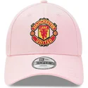 justerbar-rosa-buet-kasket-til-born-9forty-fra-manchester-united-football-club-premier-league-fra-new-era