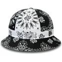 spande-sort-fra-bucket-negro-y-blanco-paisley-explorer-af-new-era