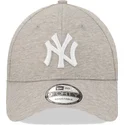 kasketter-buet-gra-justerbar-rem-9forty-jersey-fra-new-york-yankees-mlb-af-new-era