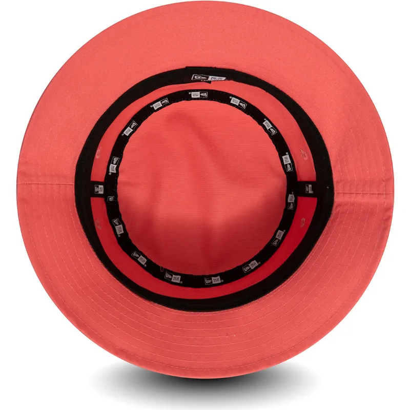 spande-rosa-fra-bucket-rosa-essential-tapered-af-new-era