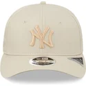 beige-buet-snapback-9fifty-stretch-snap-league-essential-kasket-fra-new-york-yankees-mlb-fra-new-era