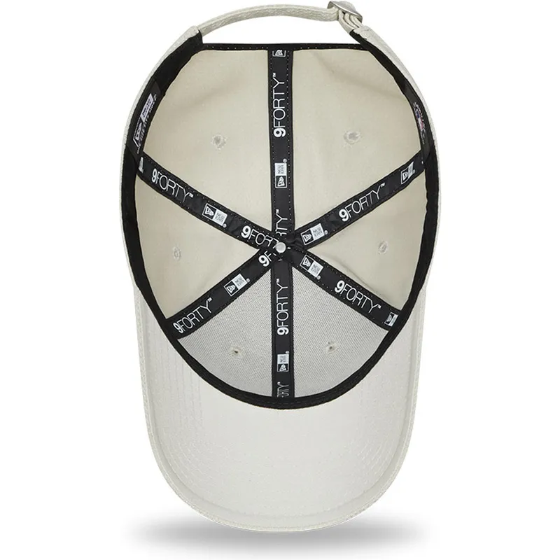 buet-beige-justerbar-9forty-diamond-era-kasket-fra-new-york-yankees-mlb-fra-new-era