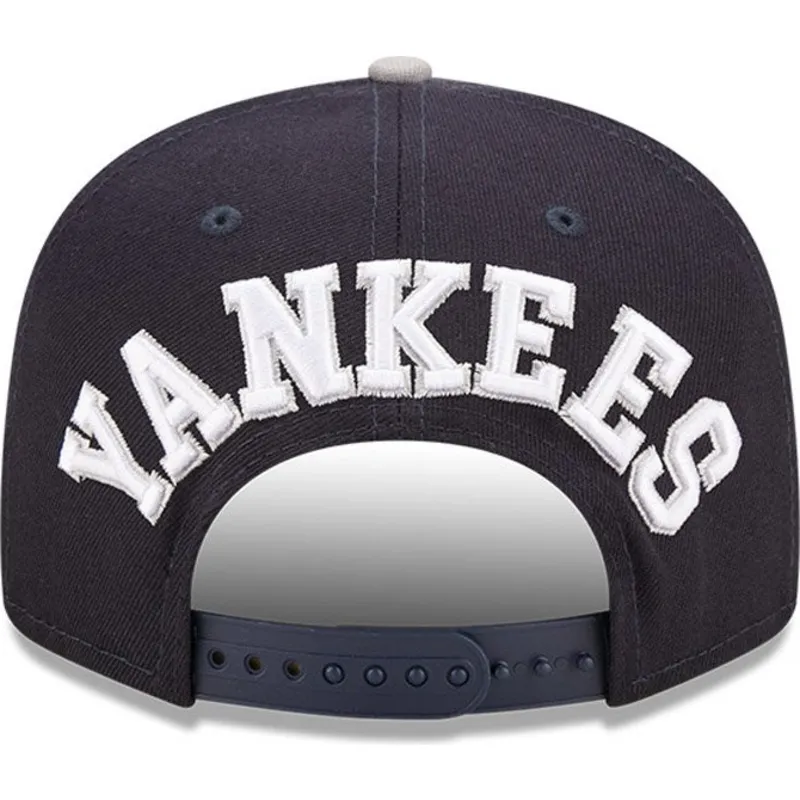 flad-kasket-marinebla-og-gra-snapback-9fifty-team-arch-fra-new-york-yankees-mlb-fra-new-era