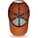 boston-red-sox-mlb-new-era-9forty-league-essential-justerbar-brun-kasket-med-buet-skygge-og-brunt-logo