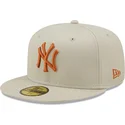 kasketter-flad-gra-tilpasset-marron-59fifty-league-essential-fra-new-york-yankees-mlb-af-new-era